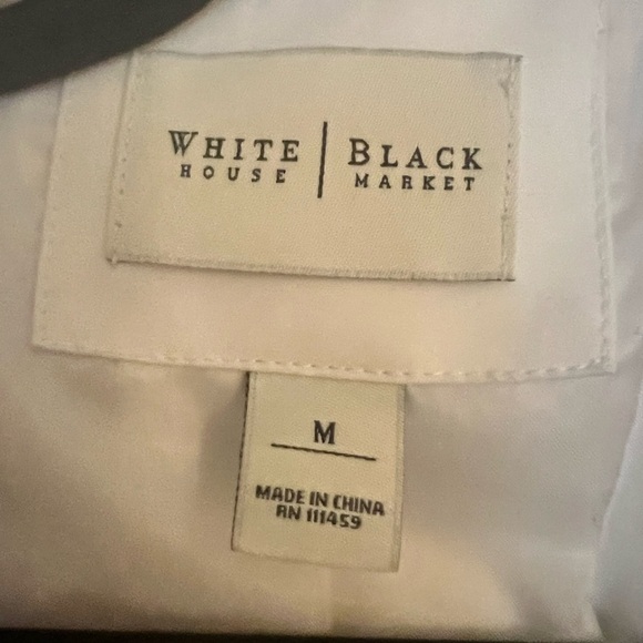 White trench coat with black buttons - Picture 3 of 3